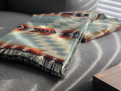 Secoya Throw Blanket - Vibrant Mint